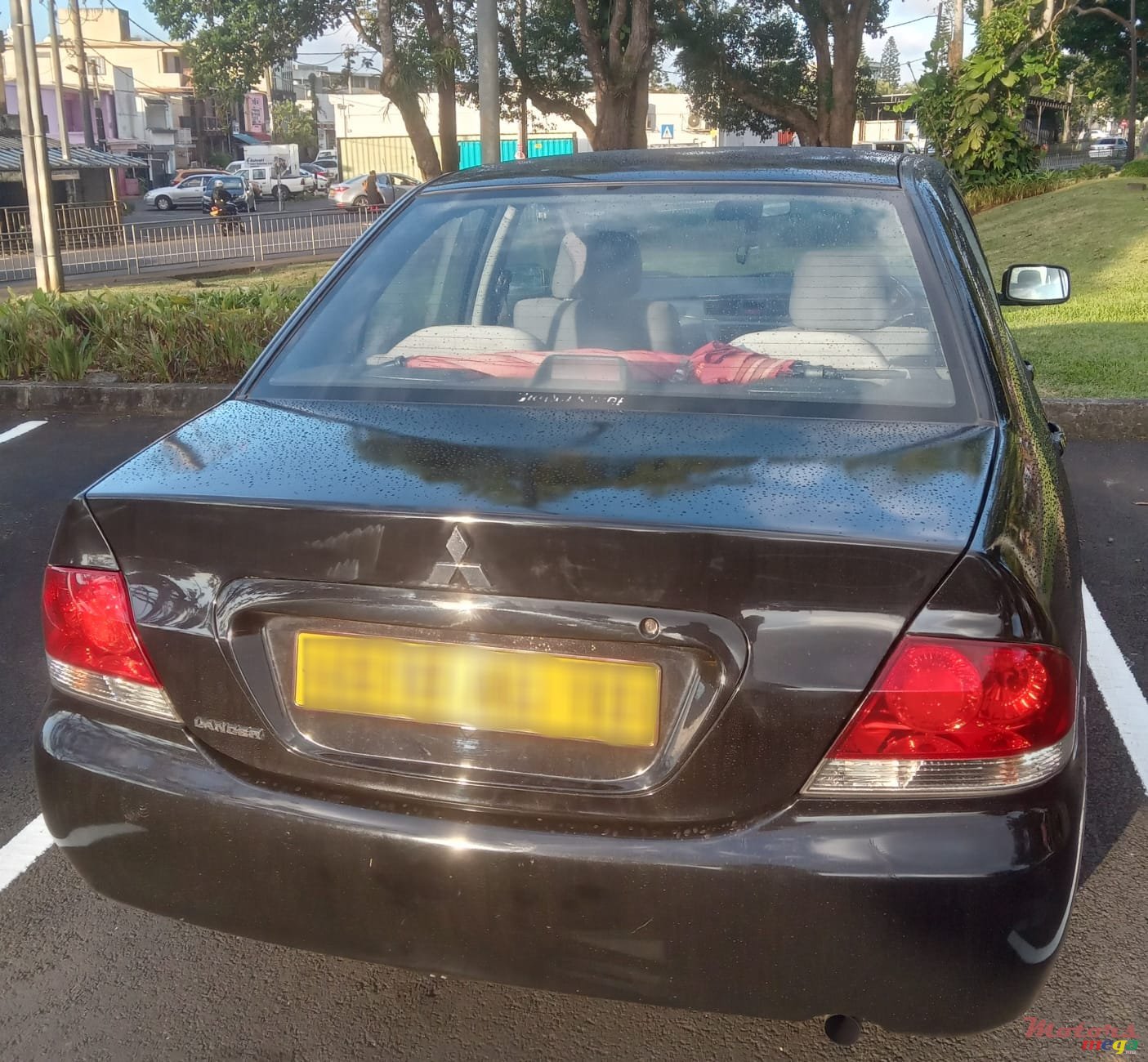 2010' Mitsubishi Lancer photo #3