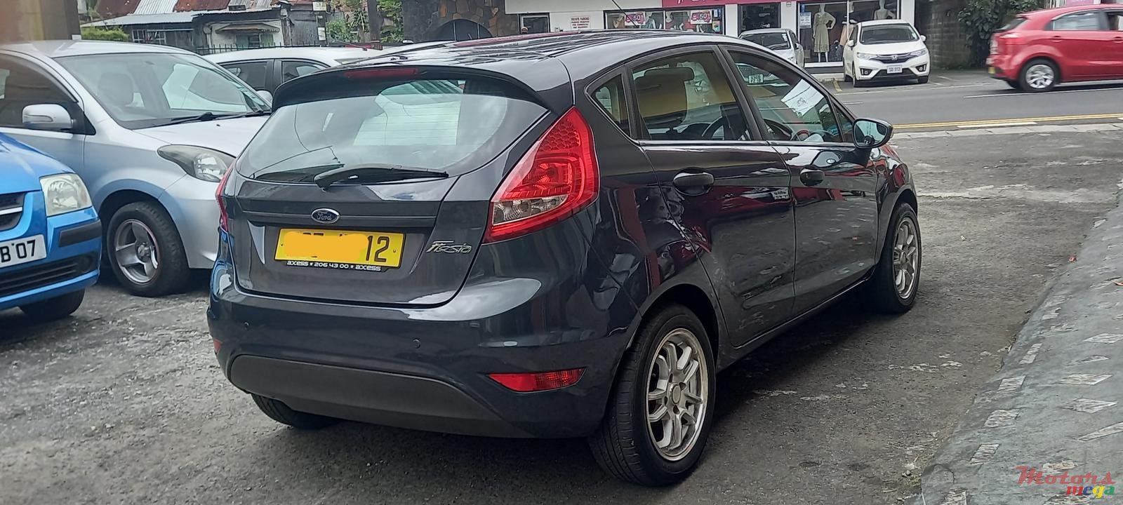 2012' Ford Fiesta photo #3