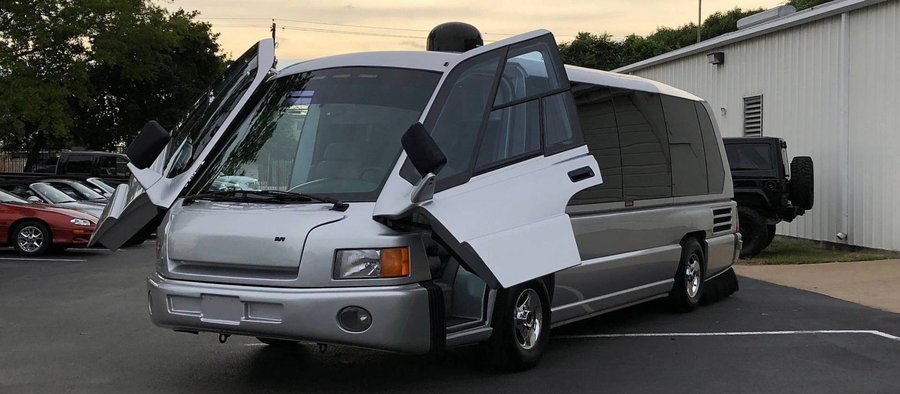 RV Meets Limo: This Hand-Built Mauck MSV 1102s Can Be Yours