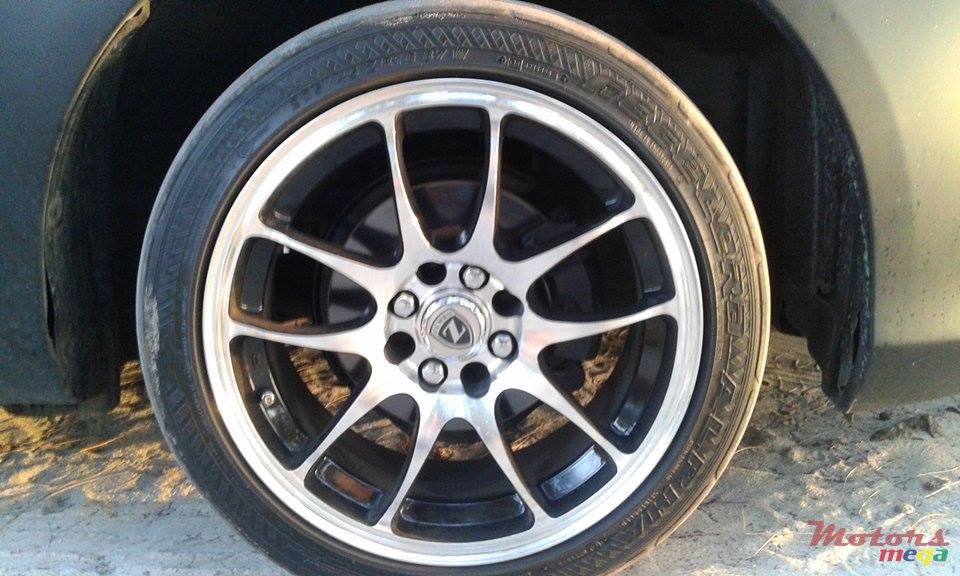 2007' Toyota Axio photo #3