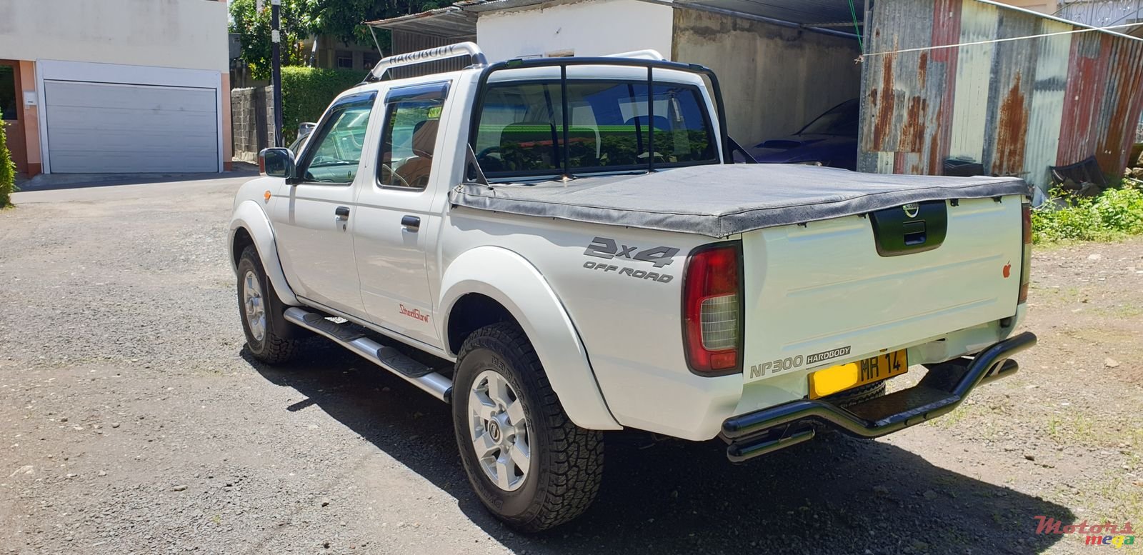 2014' Nissan Hardbody NP 300 photo #2