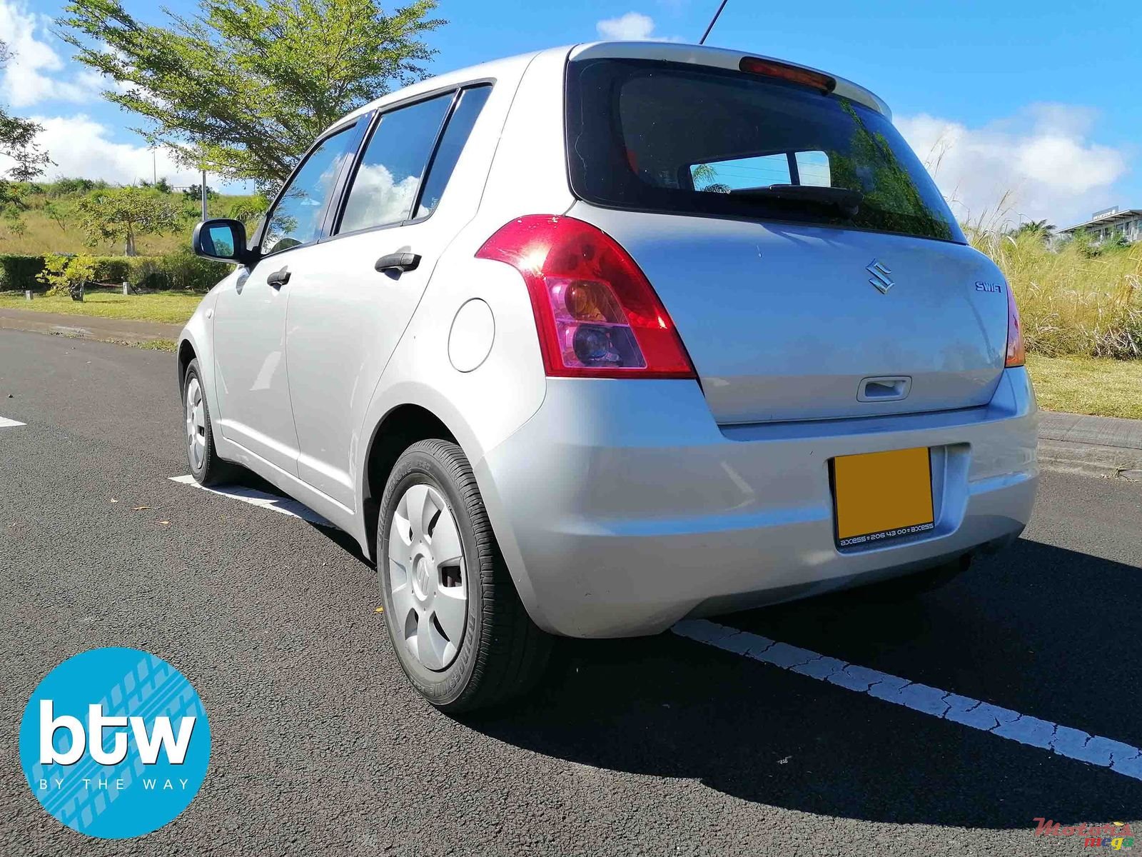 2010' Suzuki Swift Automatique photo #2