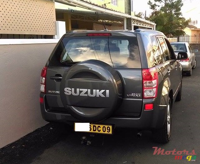 2009' Suzuki Grand Vitara photo #2