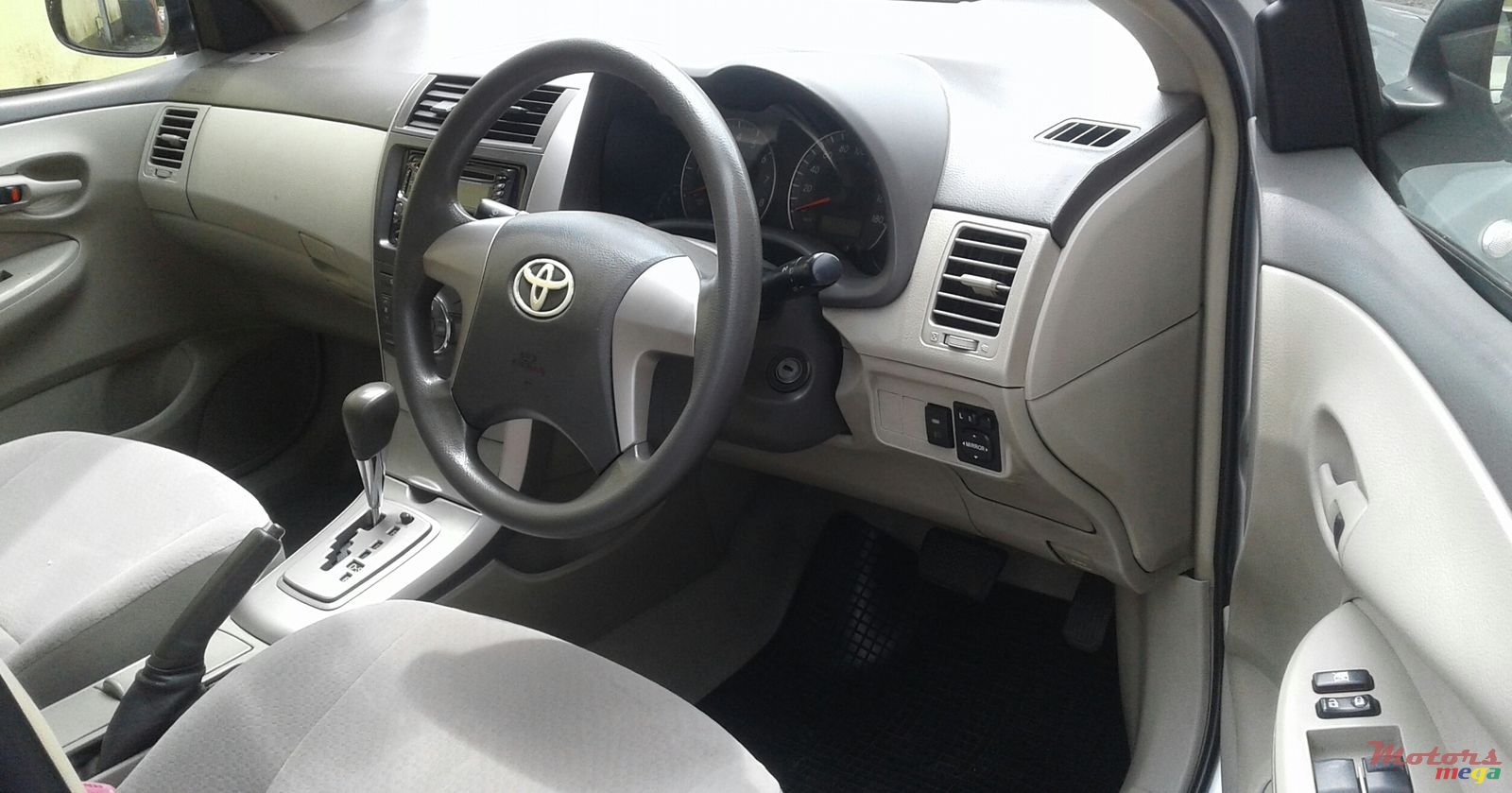 2011' Toyota Axio X photo #2