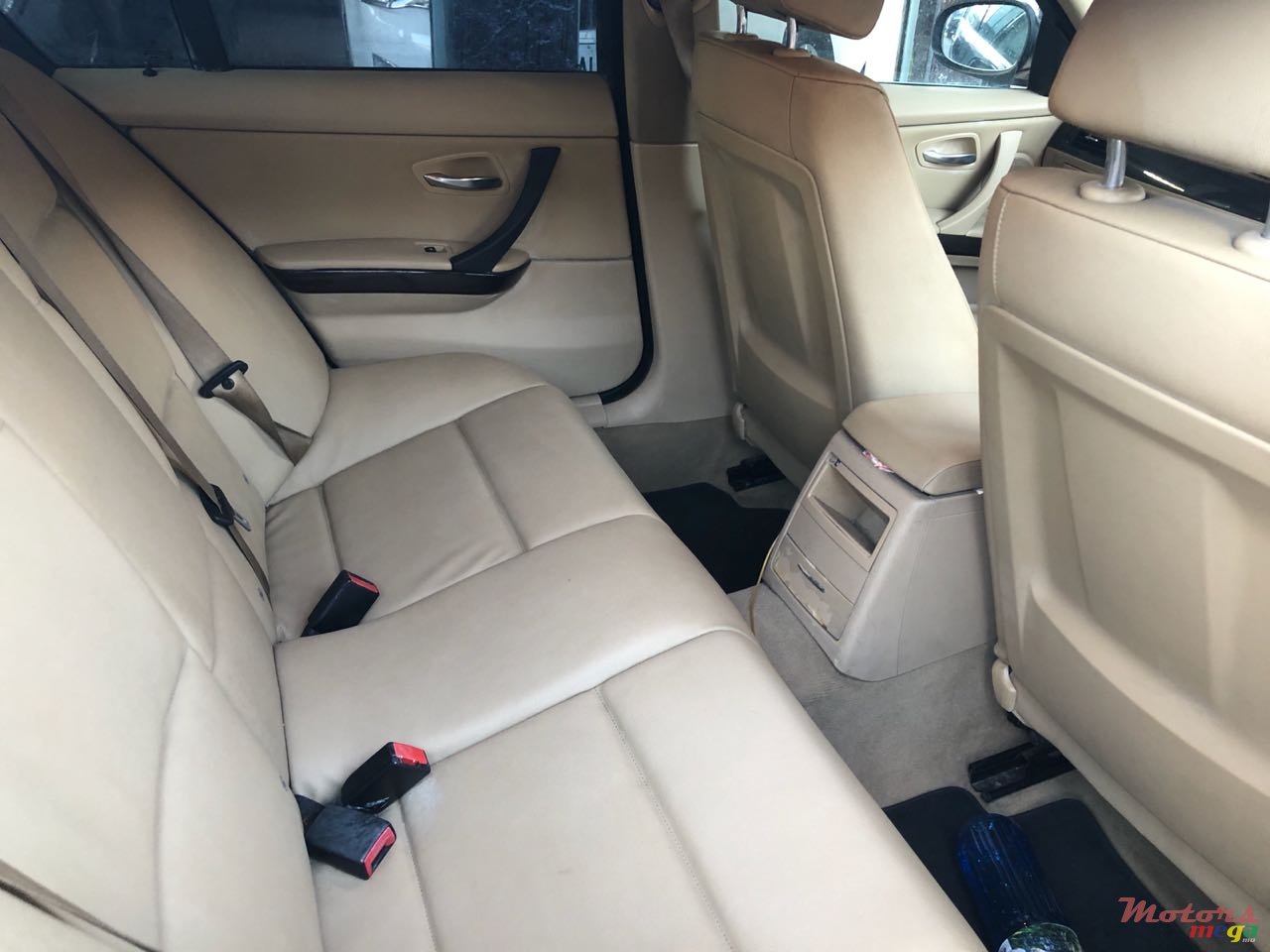 2009' BMW 3 Series photo #4