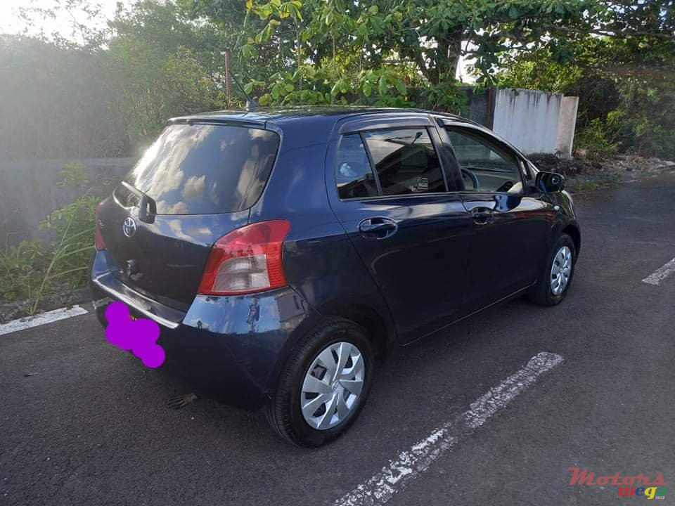 2007' Toyota Vitz photo #3