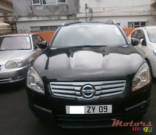 2009' Nissan Qashqai+2 photo #1