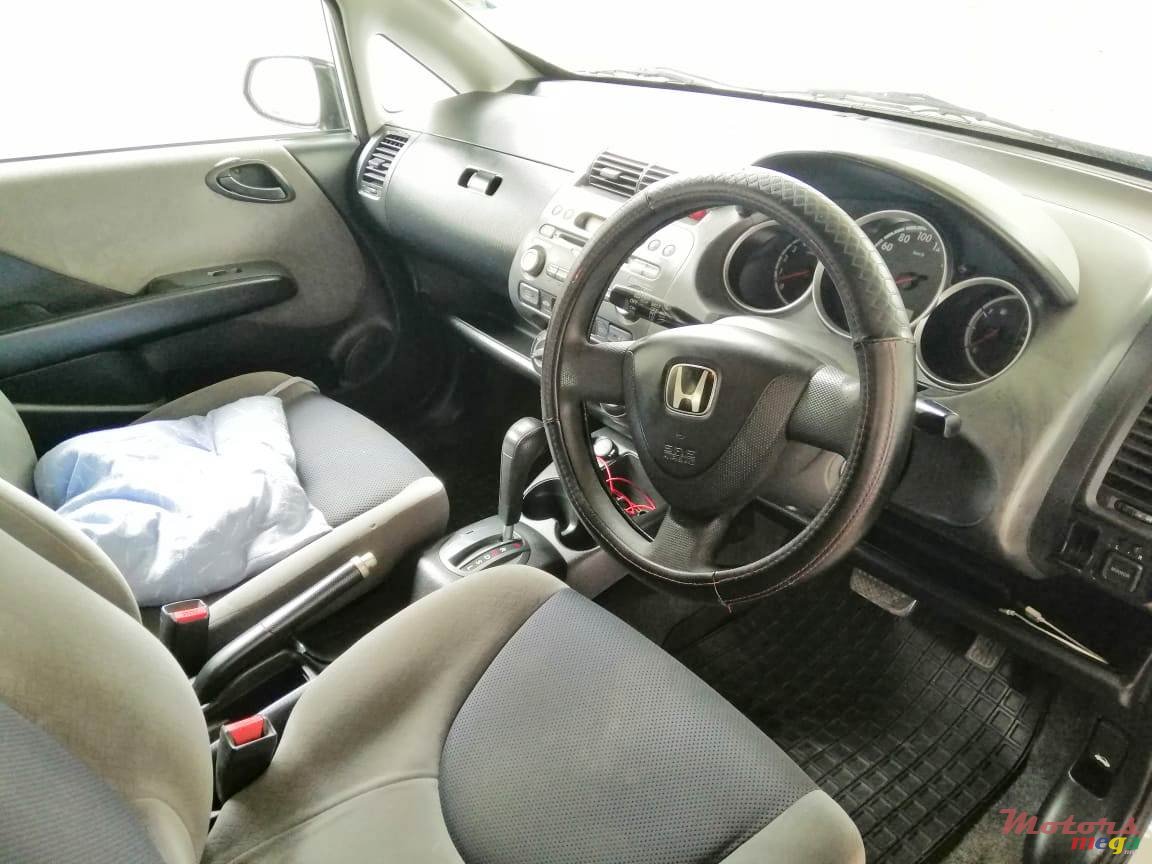 2004' Honda Fit photo #5