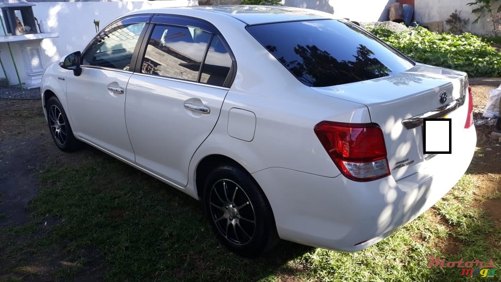 2013' Toyota Axio photo #2