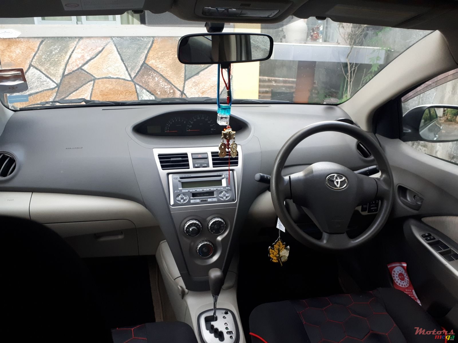 2010' Toyota Belta photo #2