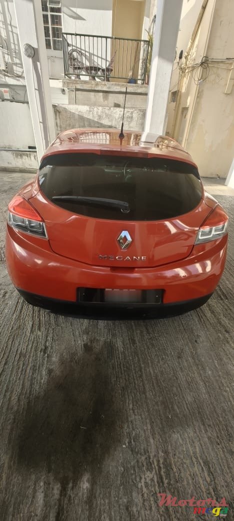 2010' Renault Megane photo #4