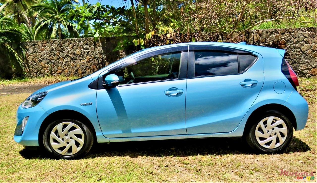 2016' Toyota Aqua photo #2