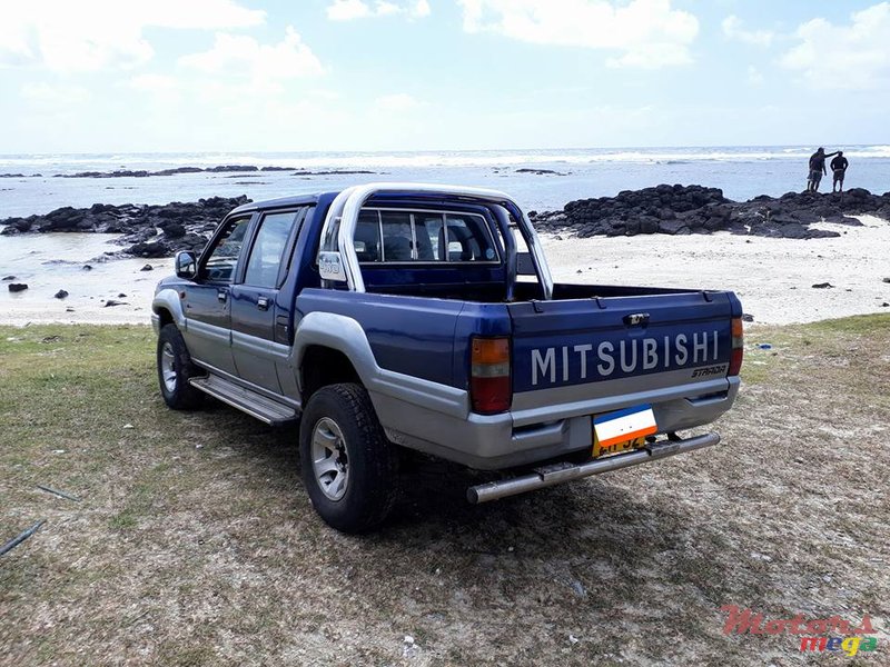 1992' Mitsubishi L 200 Strada photo #4