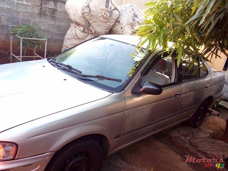 1999' Nissan Sunny photo #1