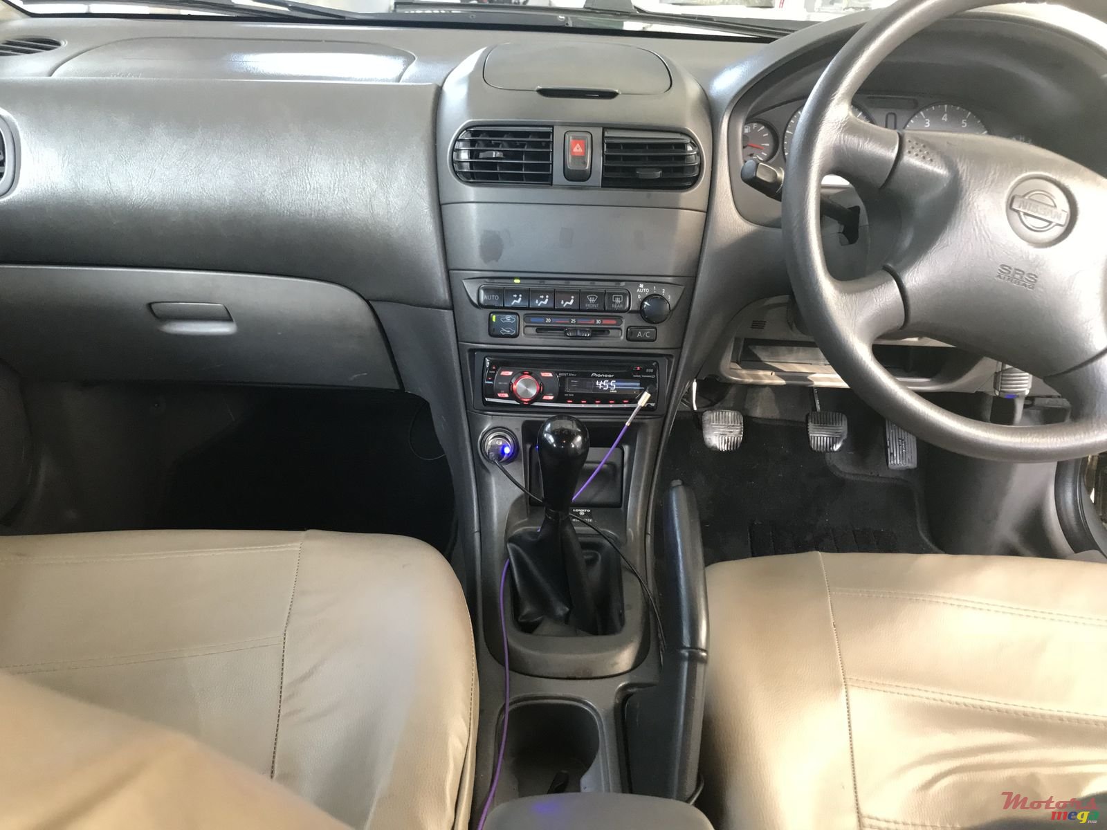 2001' Nissan Sunny photo #3