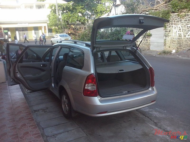 2008' Chevrolet Optra photo #1