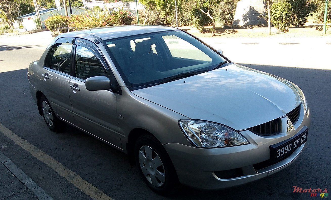2006' Mitsubishi Lancer GLX photo #2