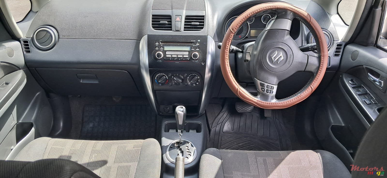 2010' Suzuki SX4 photo #5