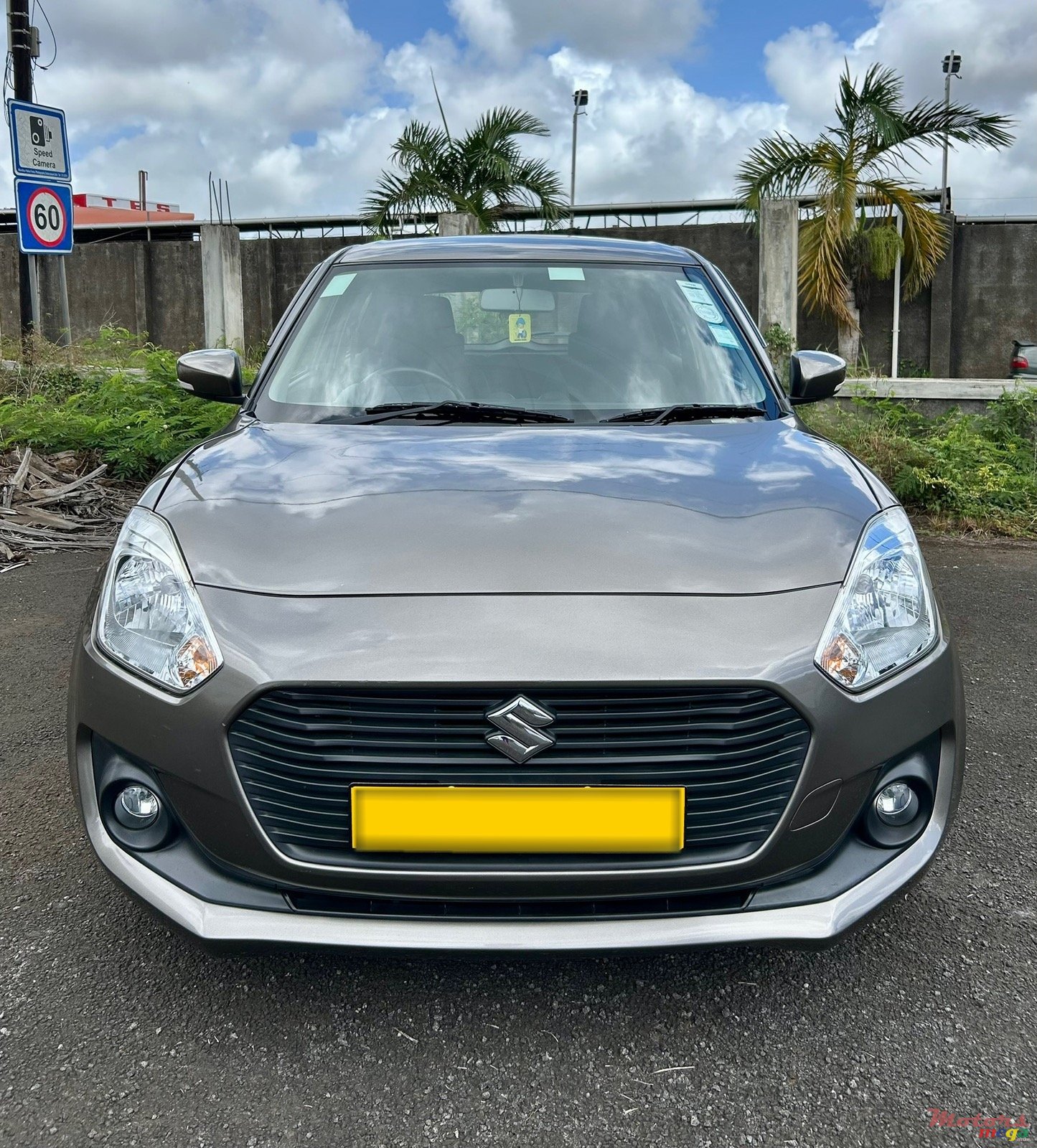 2019' Suzuki Swift GLX photo #2