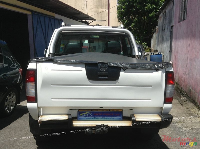 2003' Nissan Hardbody 4X4 photo #3