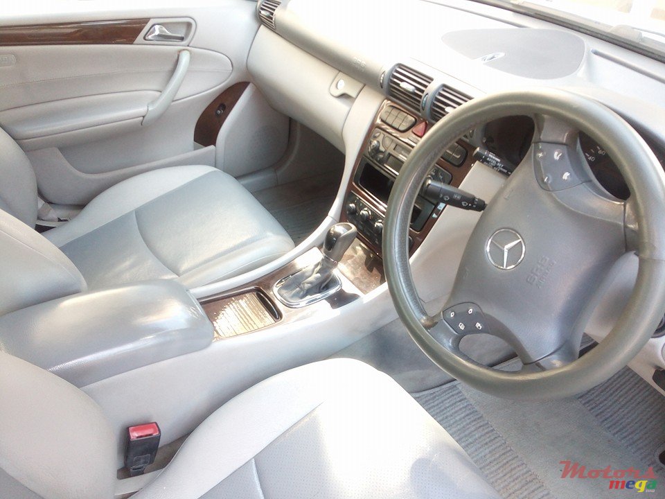 2002' Mercedes-Benz photo #3
