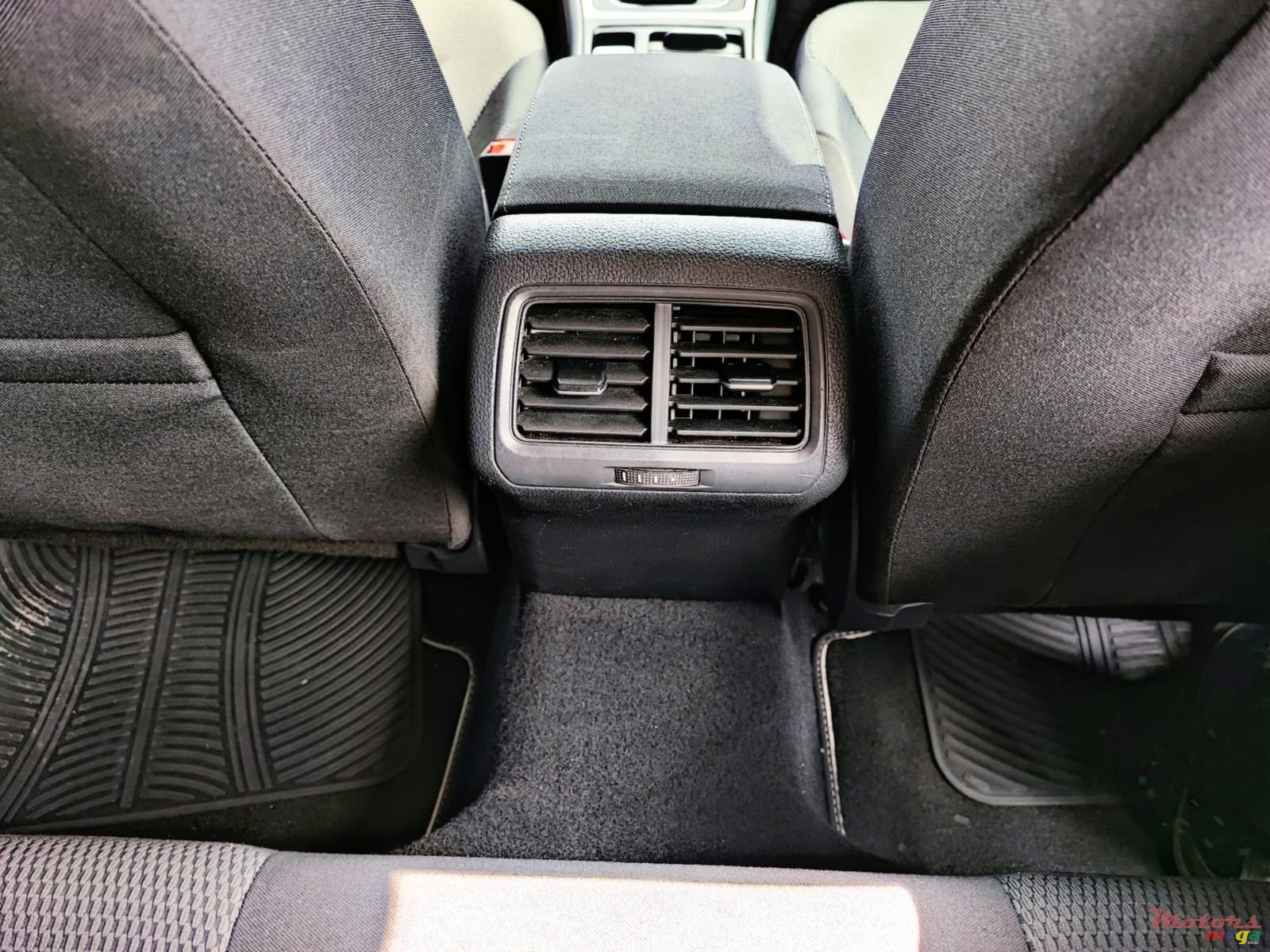 2017' Volkswagen Golf VII photo #7