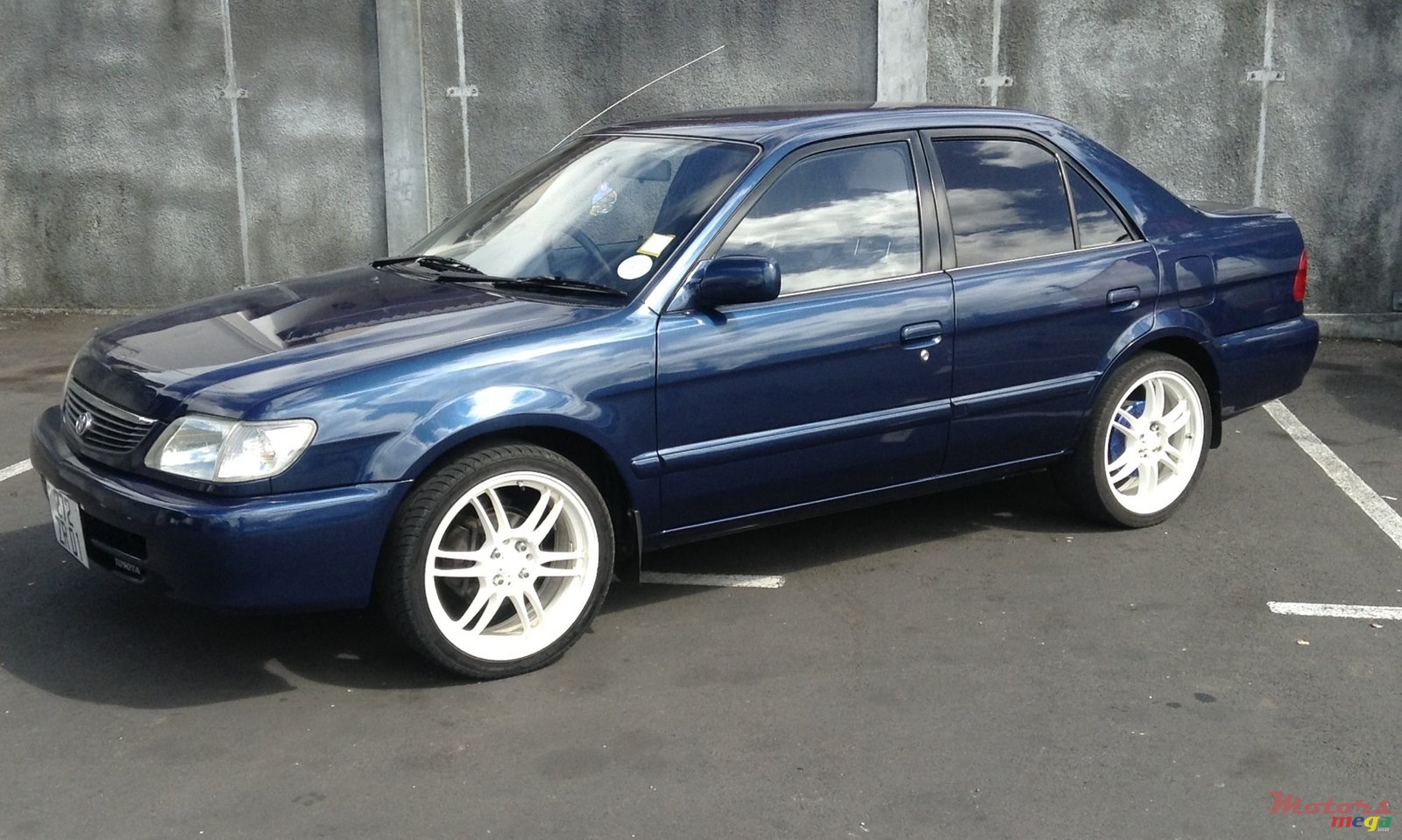 2001' Toyota Soluna photo #2