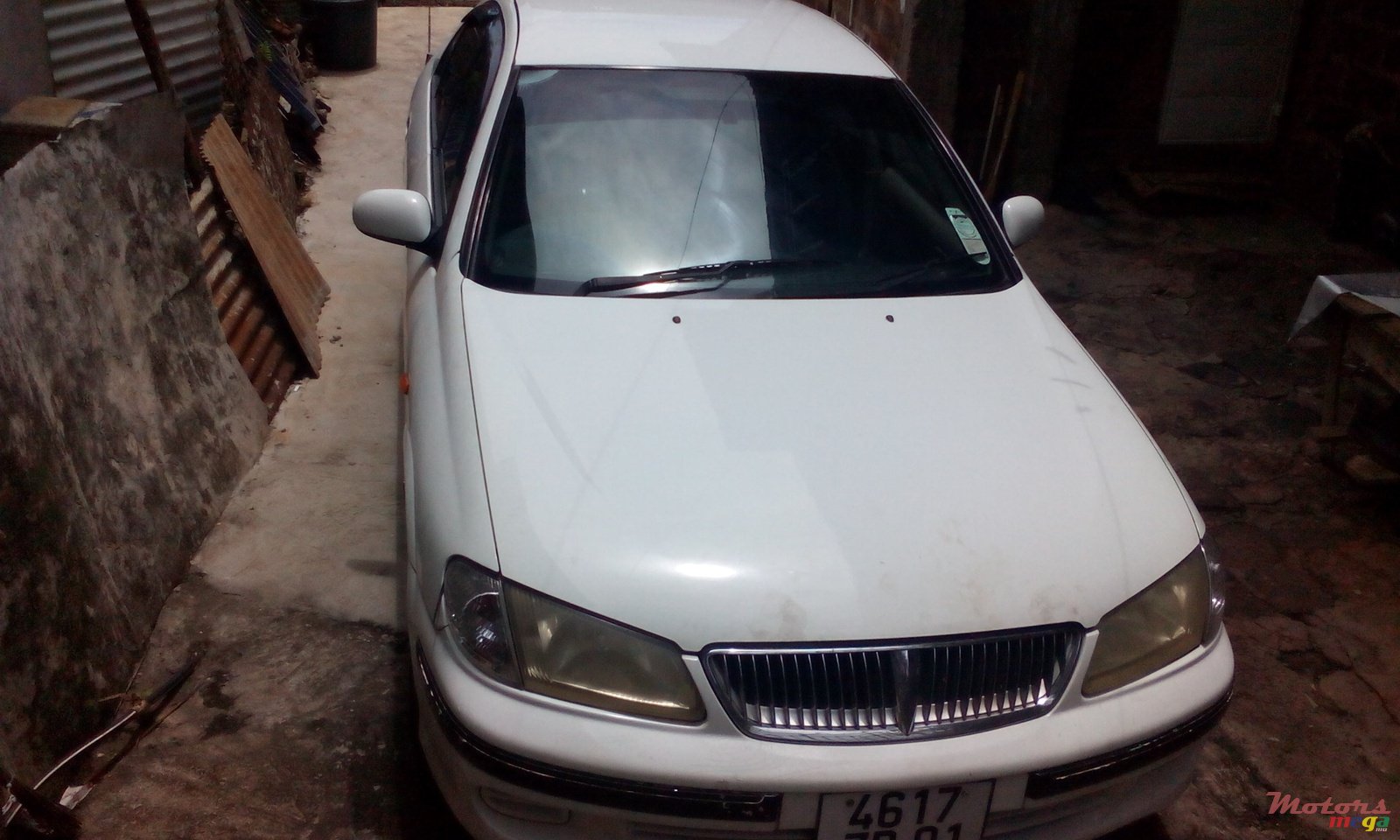 2001' Nissan Sunny photo #1