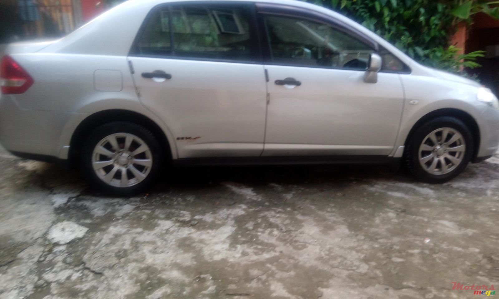 2007' Nissan latio photo #2