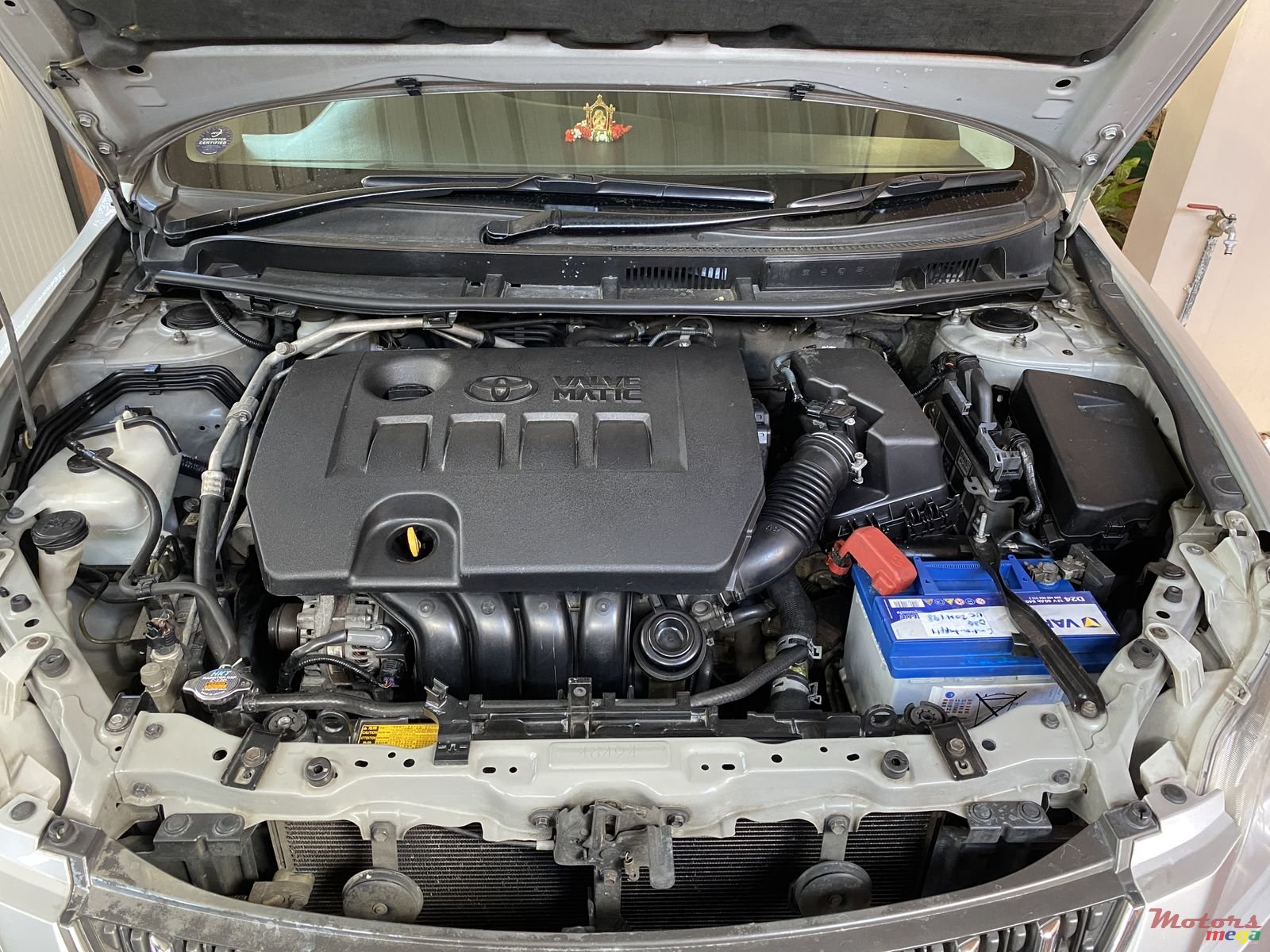 2012' Toyota Premio photo #2