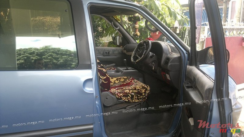 1998' Nissan Serena photo #2