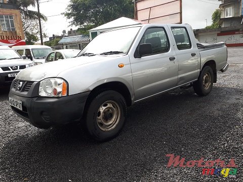2007' Nissan Navara 4X2 photo #5