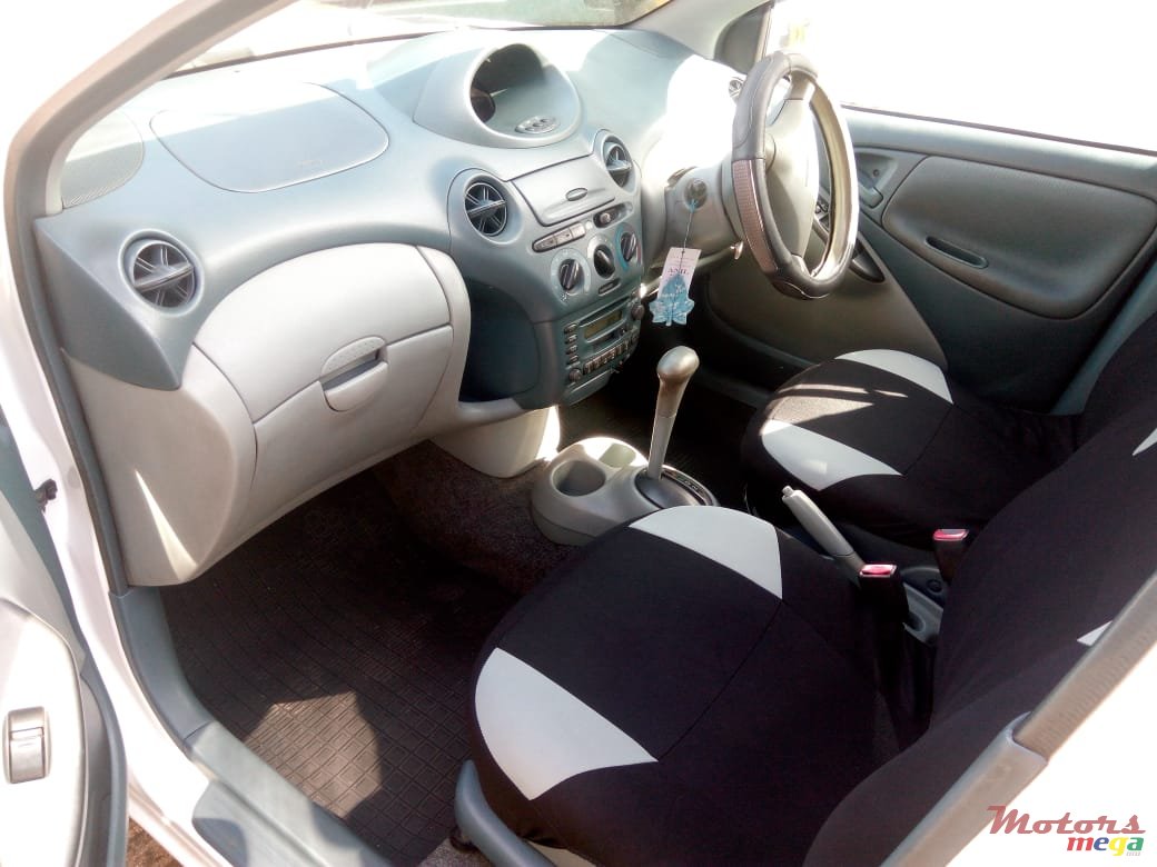 2001' Toyota Vitz AUTOMATIC EXCELLENT photo #6