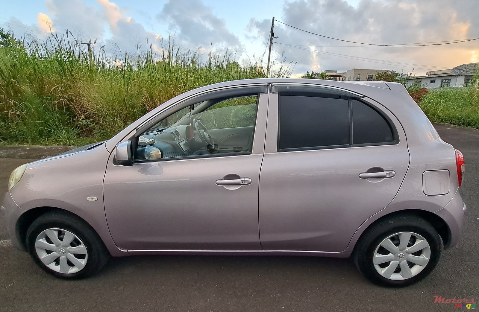 2011' Nissan March photo #5