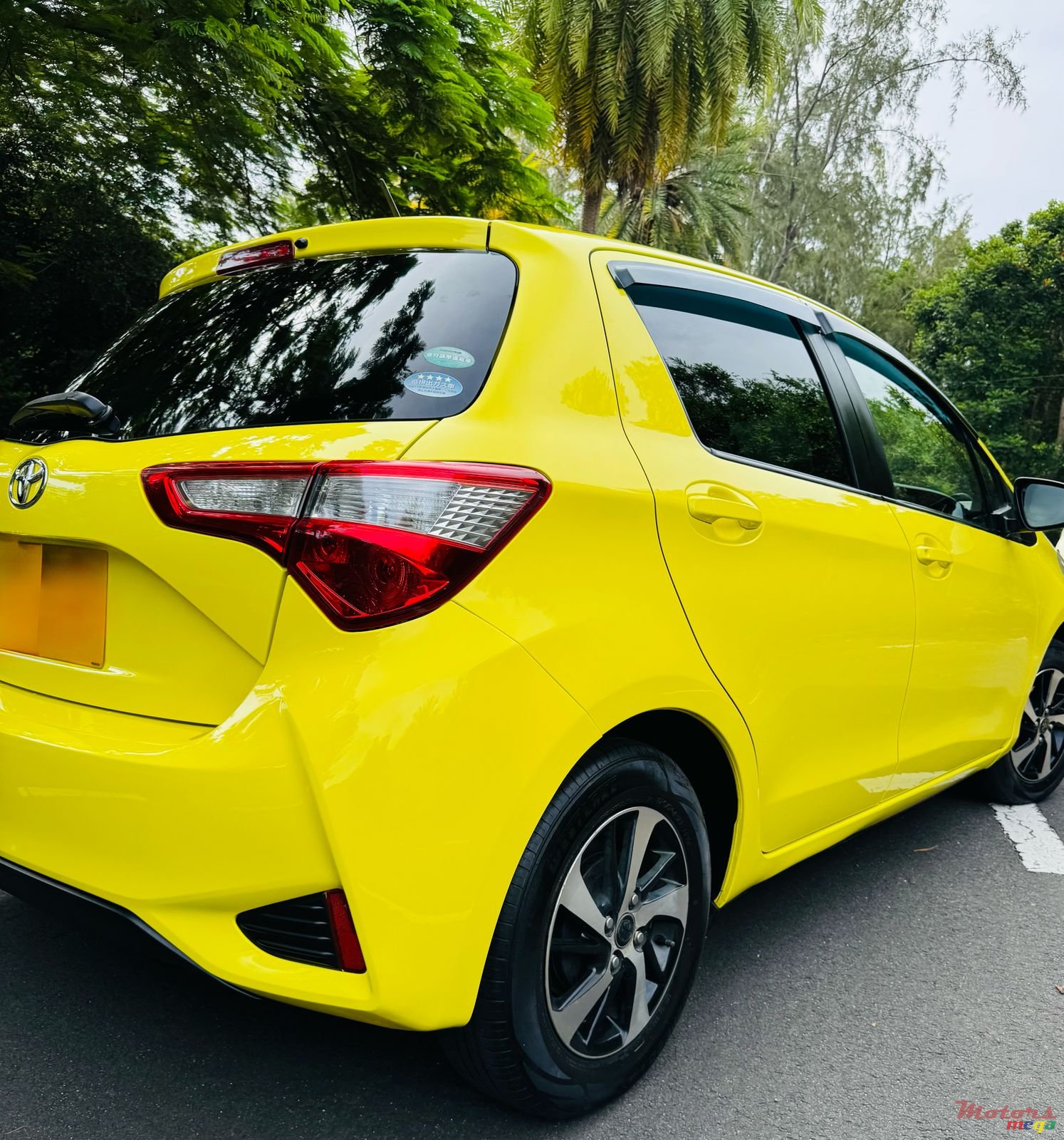 2017' Toyota Vitz photo #4