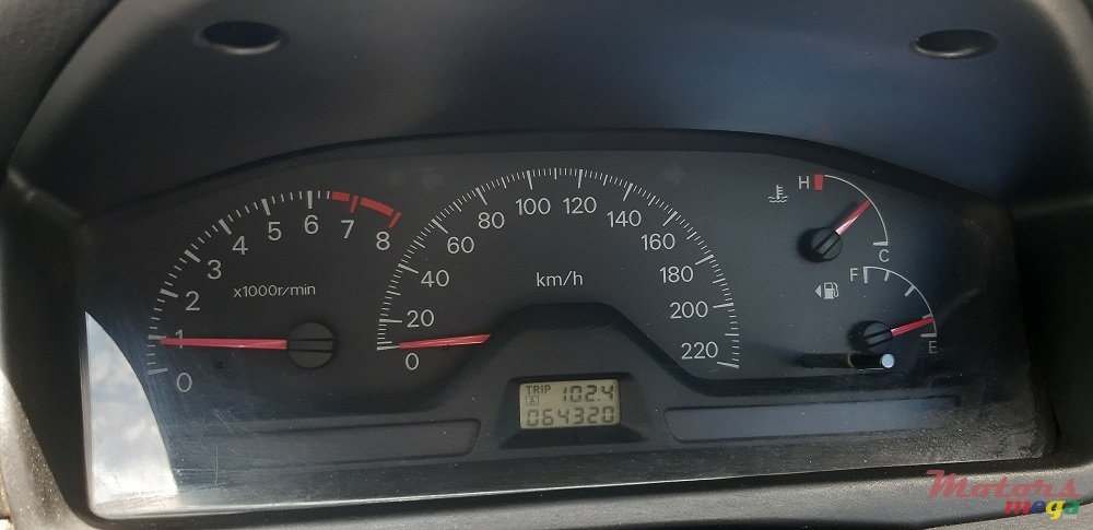 2005' Mitsubishi Lancer photo #6