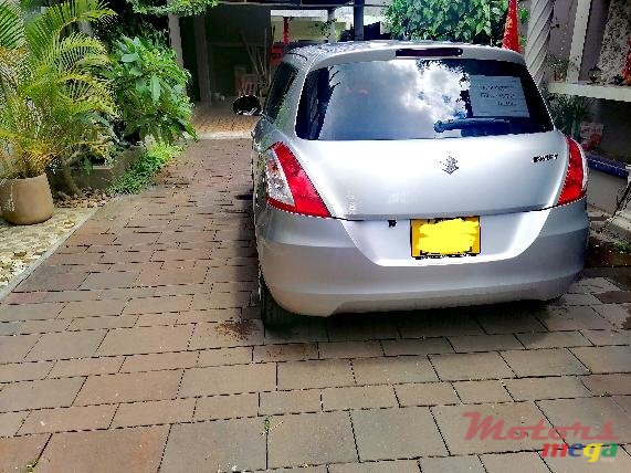 2013' Suzuki Swift photo #2