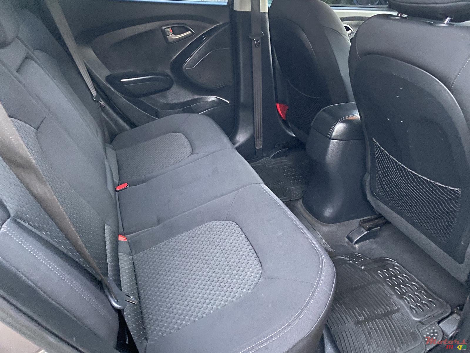 2010' Hyundai ix35 photo #6