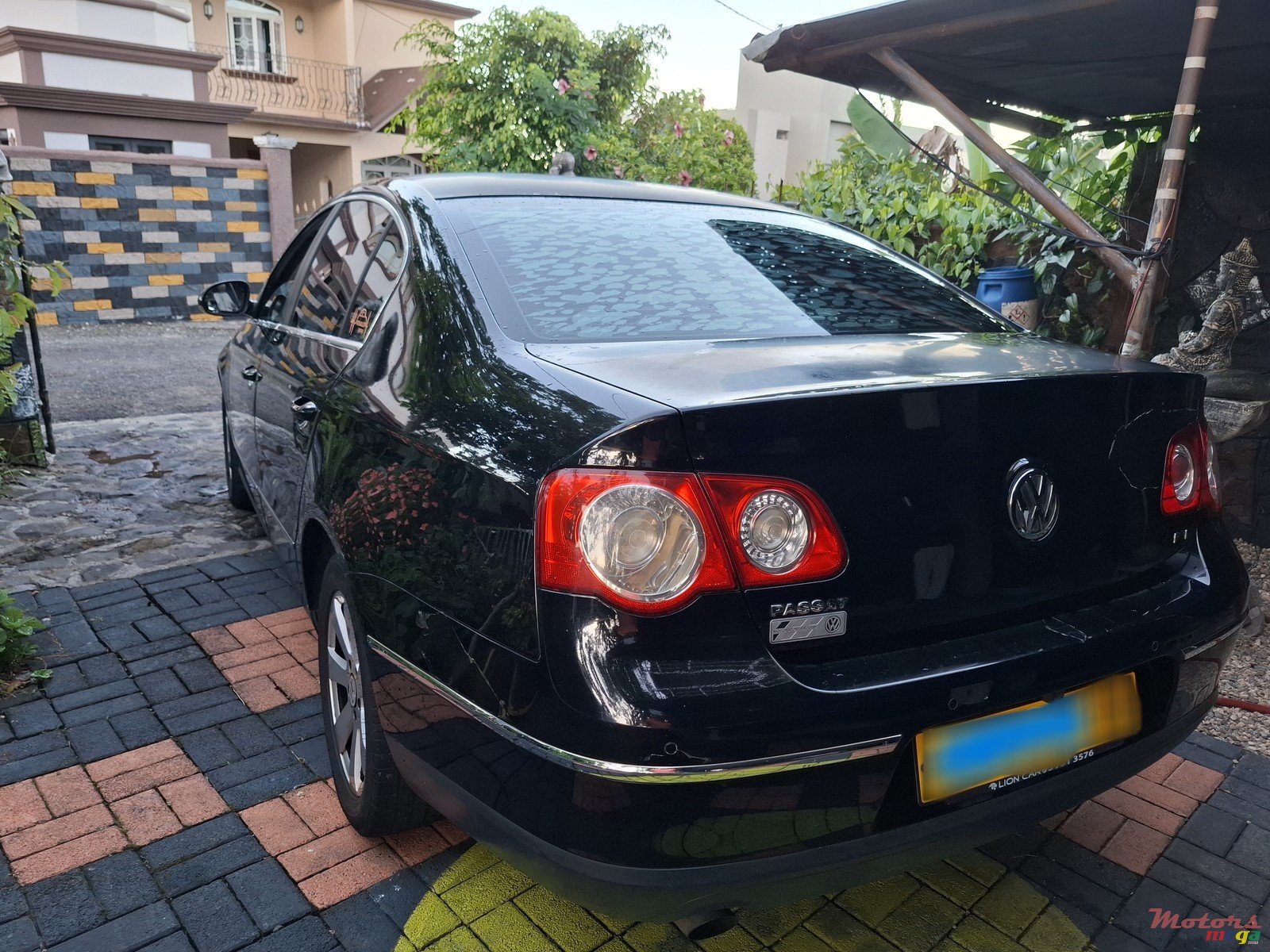 2008' Volkswagen Passat photo #3