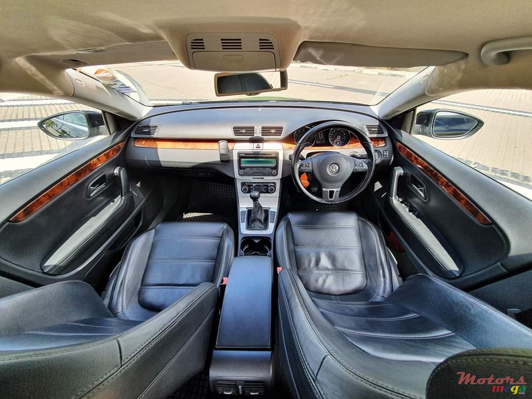 2010' Volkswagen Passat CC photo #6