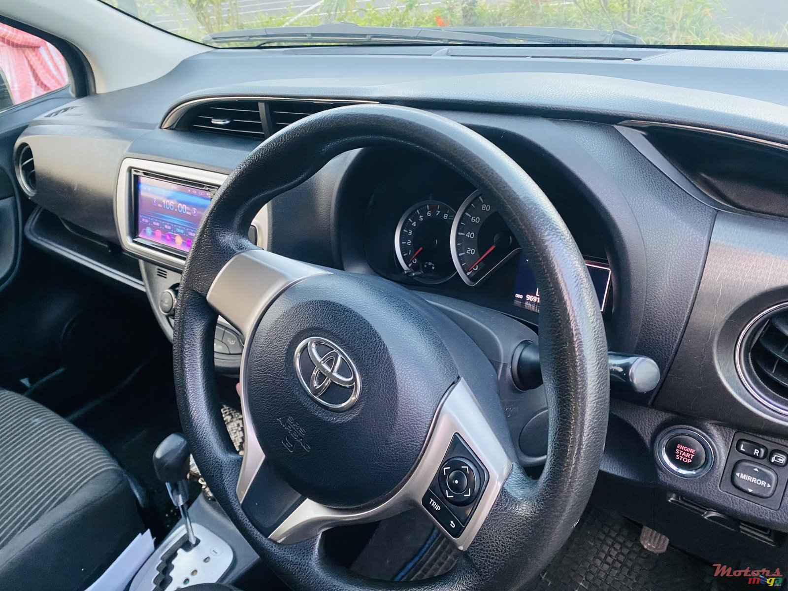 2014' Toyota Vitz Jewela special edition photo #3