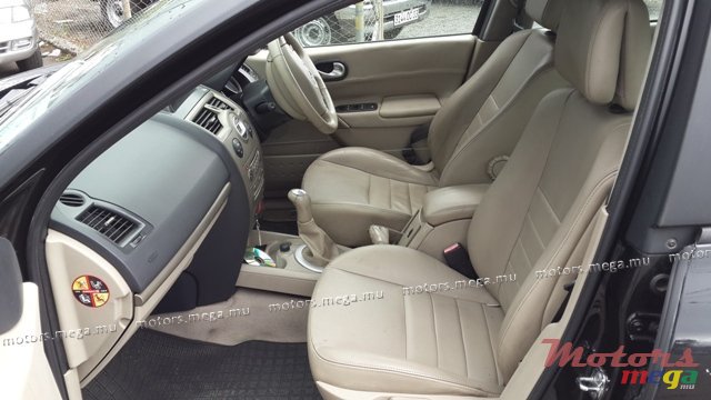 2008' Renault Megane photo #5