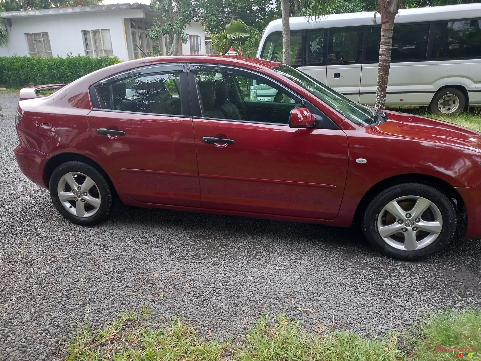 2004' Mazda 3 photo #3