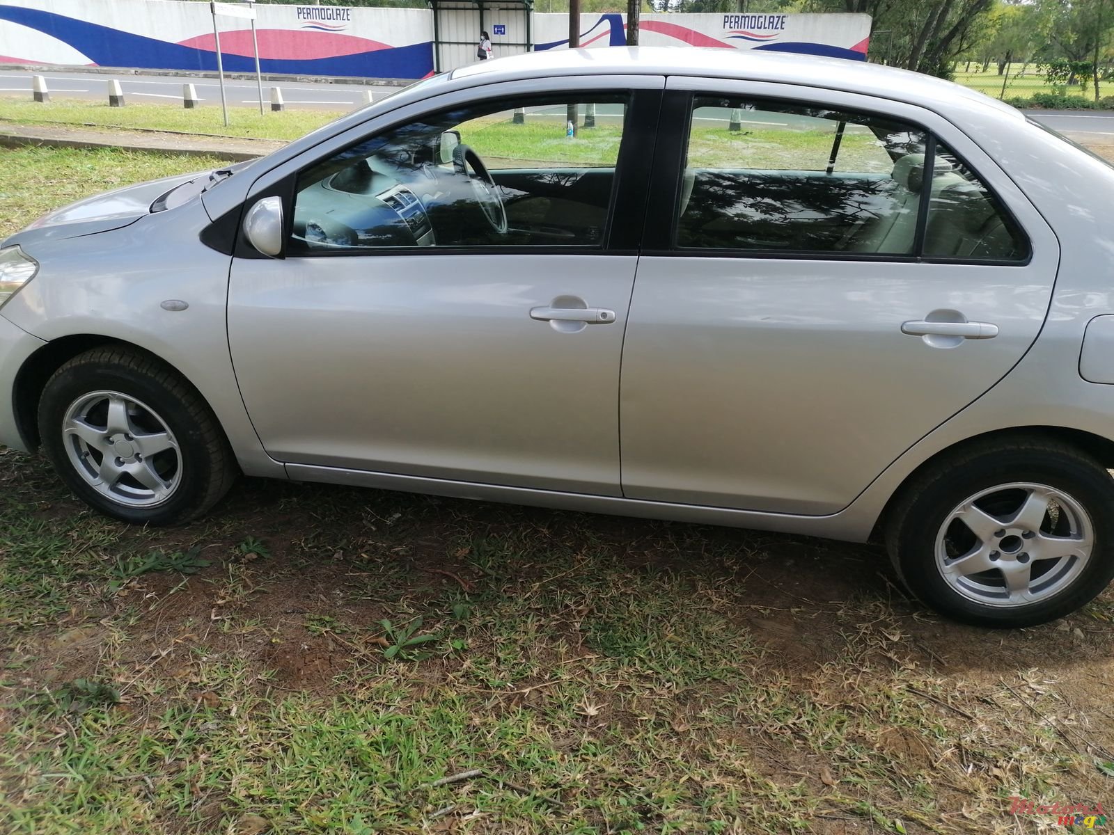 2006' Toyota Yaris photo #3