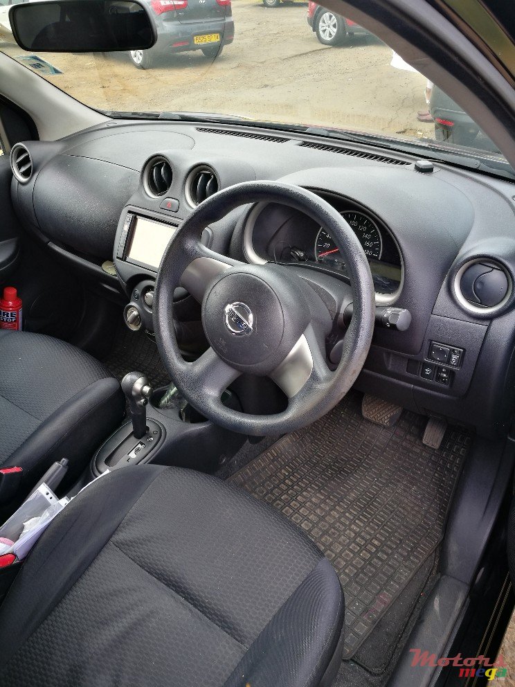 2011' Nissan March photo #2