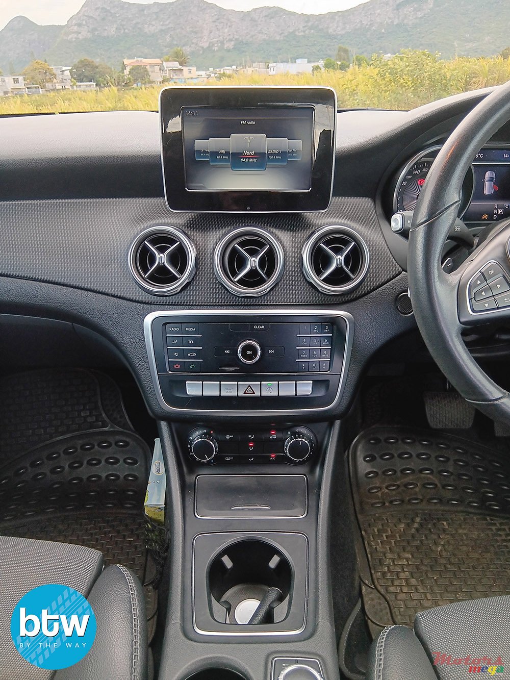 2020' Mercedes-Benz GLA 180 photo #5