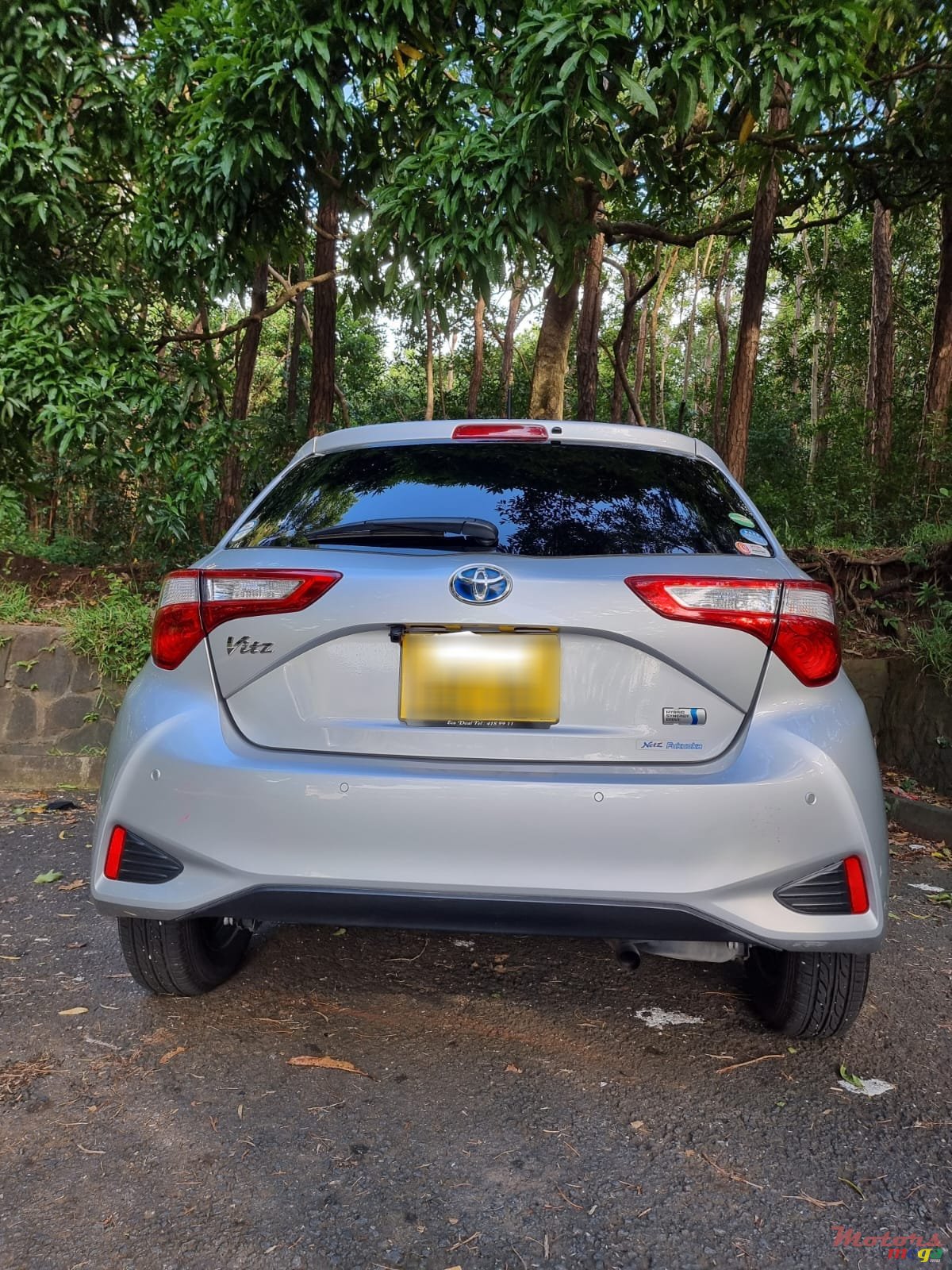 2019' Toyota Vitz Hybrid photo #2