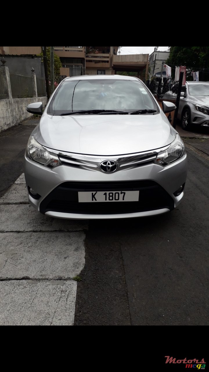 2015' Toyota Yaris photo #1