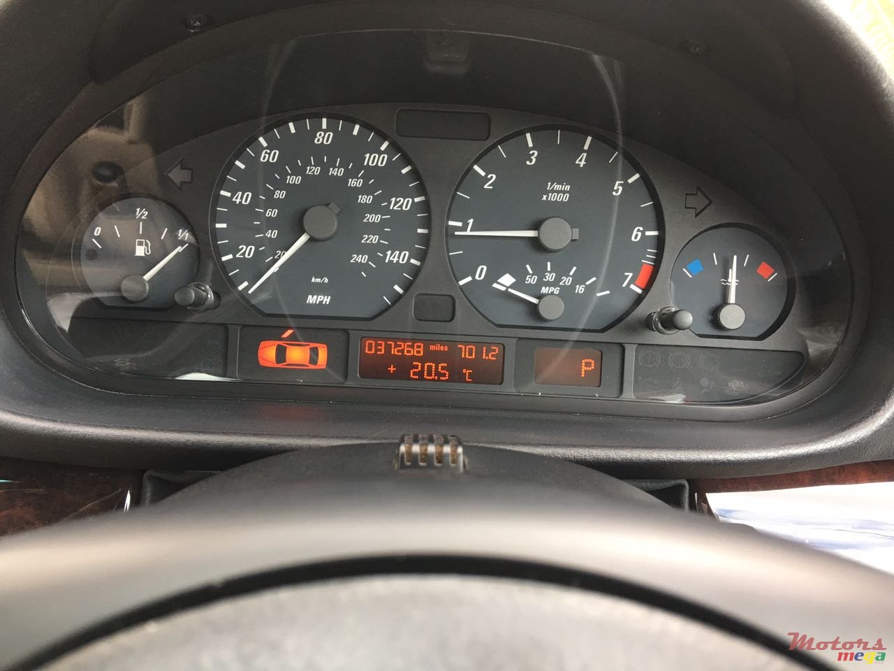 2004' BMW 3 Series Convertible photo #4