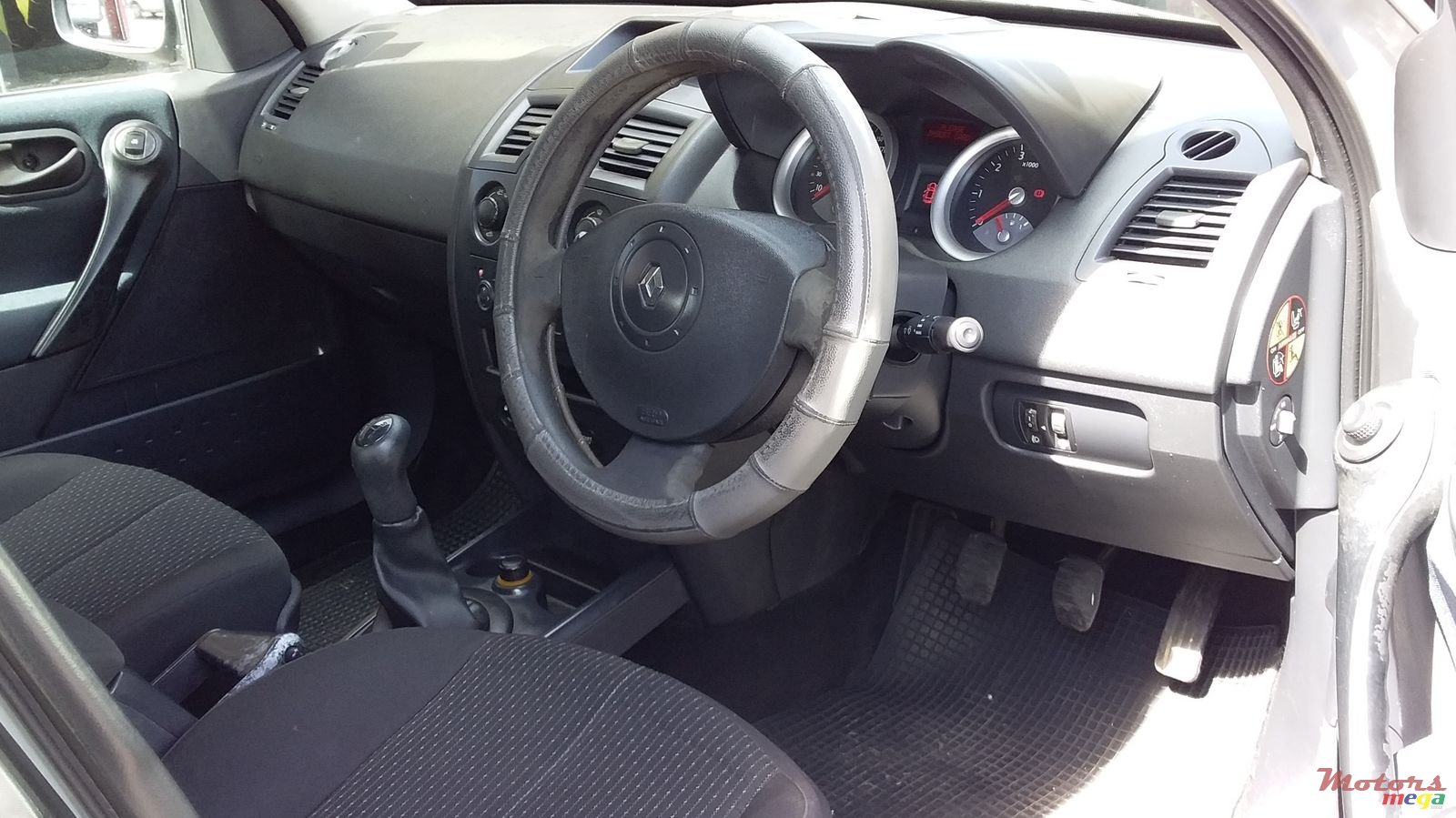 2004' Renault Megane photo #4